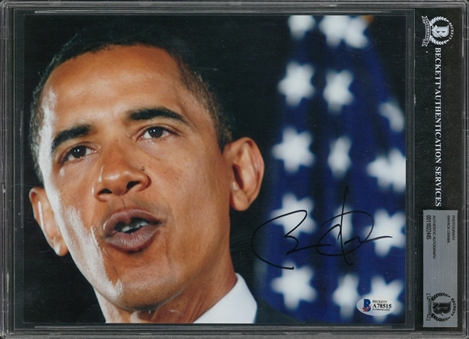 Barack Obama Signed 8x10 Photograph (Beckett)
